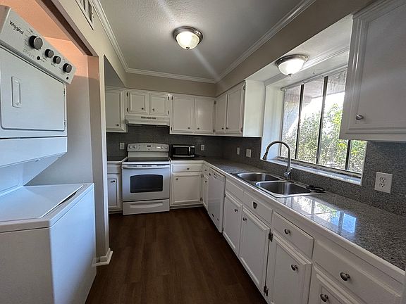 5th image of 752 Highland Square Dr