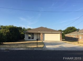 1112 Cloud St, Lampasas, TX 76550