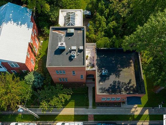 3rd image of 418/420 N 7th St