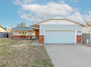 109 W April Dr, Mulvane, KS 67110