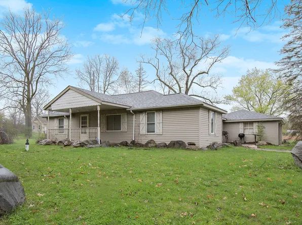5204 Mack Rd, Howell, MI 48855