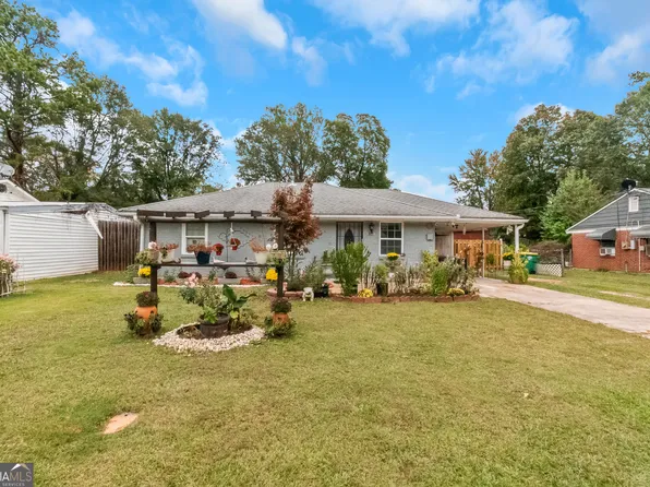 5346 Lee Cir, Forest Park, GA 30297