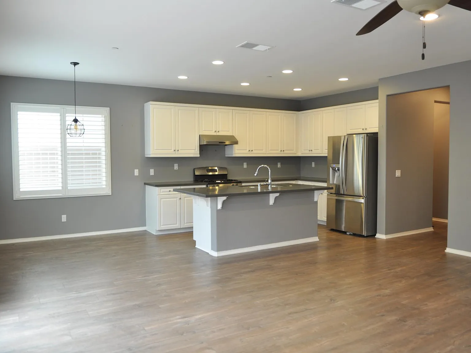 1124 Cherry Tree Ln — Photo 3