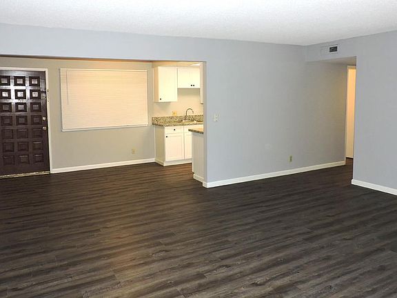 4th image of 2520 Northrop Ave APT 4