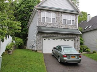 31 Mackellar Ct, Peekskill, NY 10566