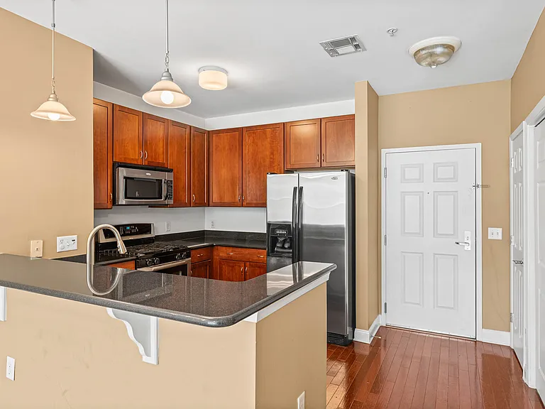 200 W Elm St #1231 — Photo 4