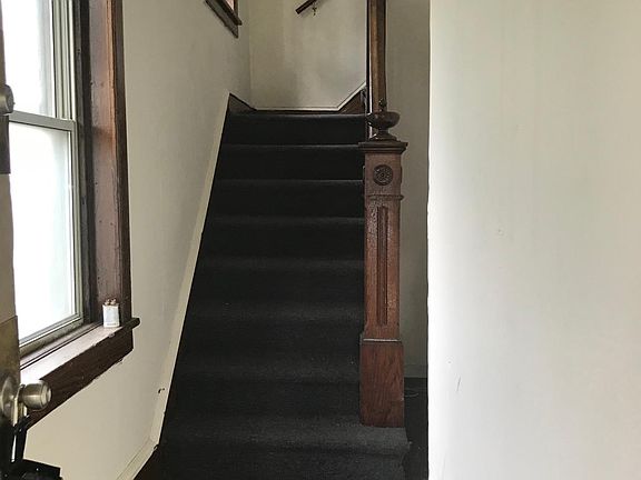 3rd image of 2222 47th St #B
