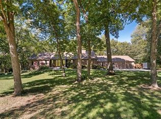 7400 Black Oak Cir, Stilwell, KS 66085