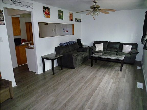 3rd image of 483 Park Dr