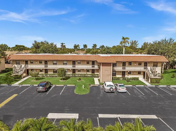 21904 Lake Forest Cir APT 202, Boca Raton, FL 33433