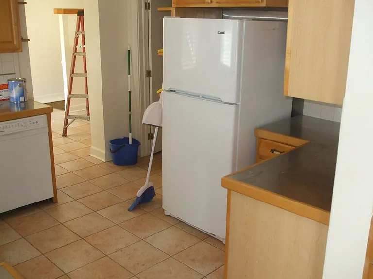 669 S Sherman St — Photo 2