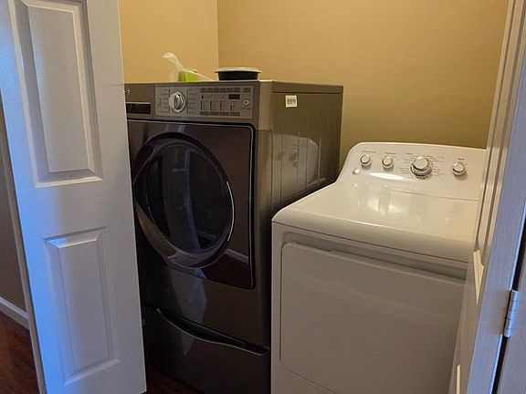 2nd image of 93 Floral St
