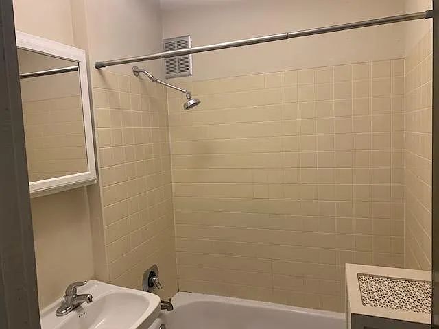 5105 Wyandotte St #2S — Photo 15