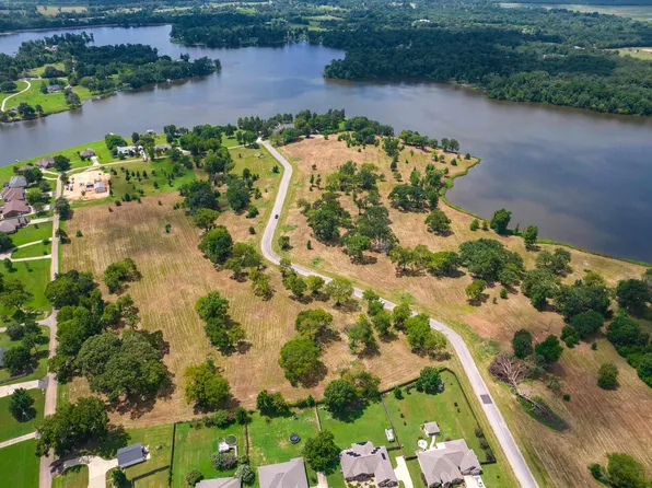 27 Carolyn St, Mount Pleasant, TX 75455