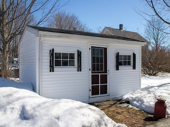 4th image of 18 Maple Street