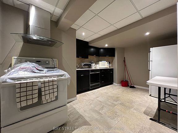 4th image of 52 Loring Cres #Basement