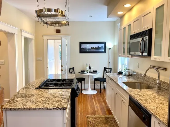 98 Amory St #2, Cambridge, MA 02139