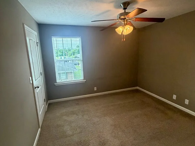 1505 Orange Ct — Photo 18