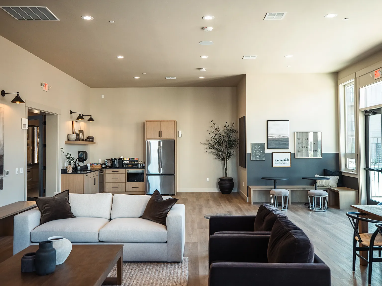 Eastpark Apartment Homes — Photo 2
