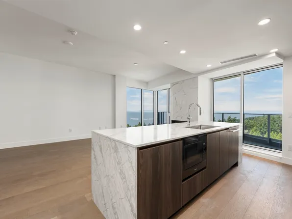 1475 Foster St #1401, White Rock, BC V4B 5L8