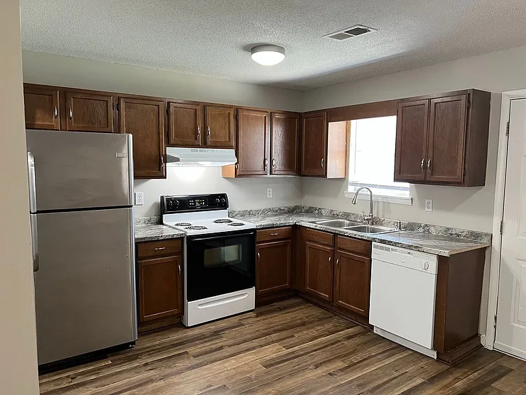 1117 Magnolia St SE — Photo 9