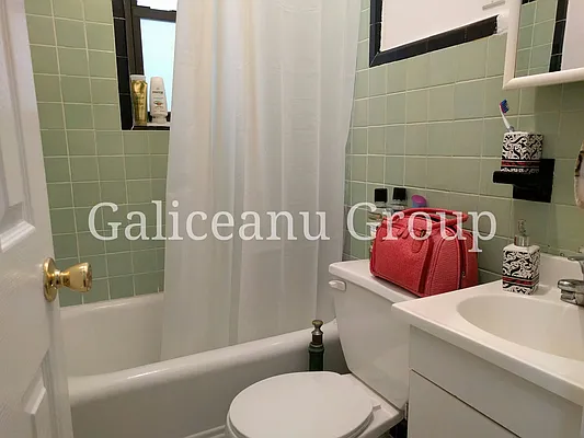 Rented by Lexington Real Estate Group | media 19