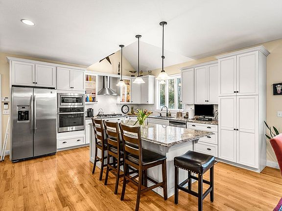 2nd image of 3 Winterberry Road