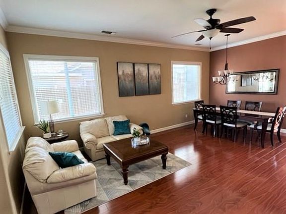 Living room/Dining room Combo