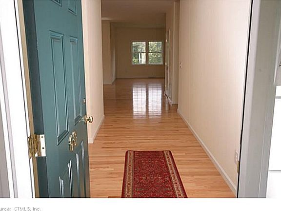 5th image of 60 Belvedere Dr