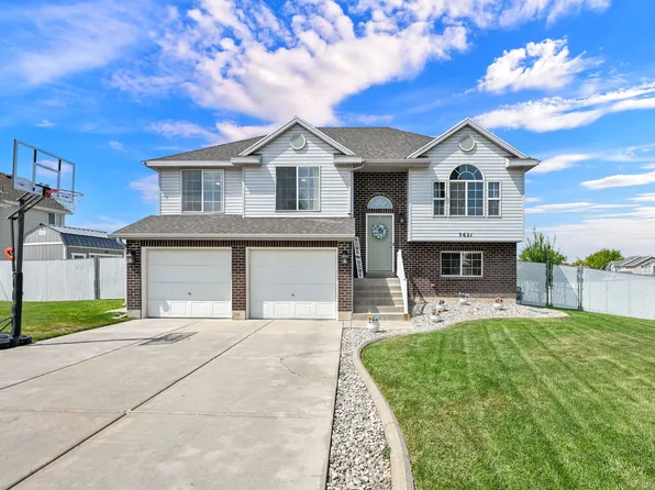 5621 S 4075 W, Roy, UT 84067