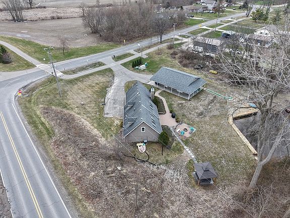 3rd image of 15448 Lobdell Rd