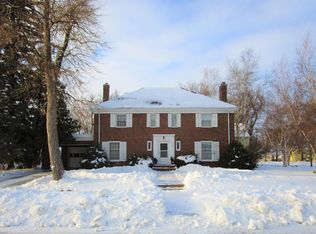 202 W 10th St, Morris, MN 56267