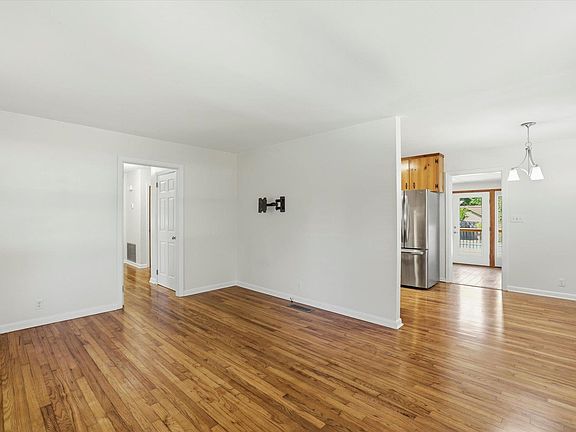 4th image of 2810 Morningside Dr