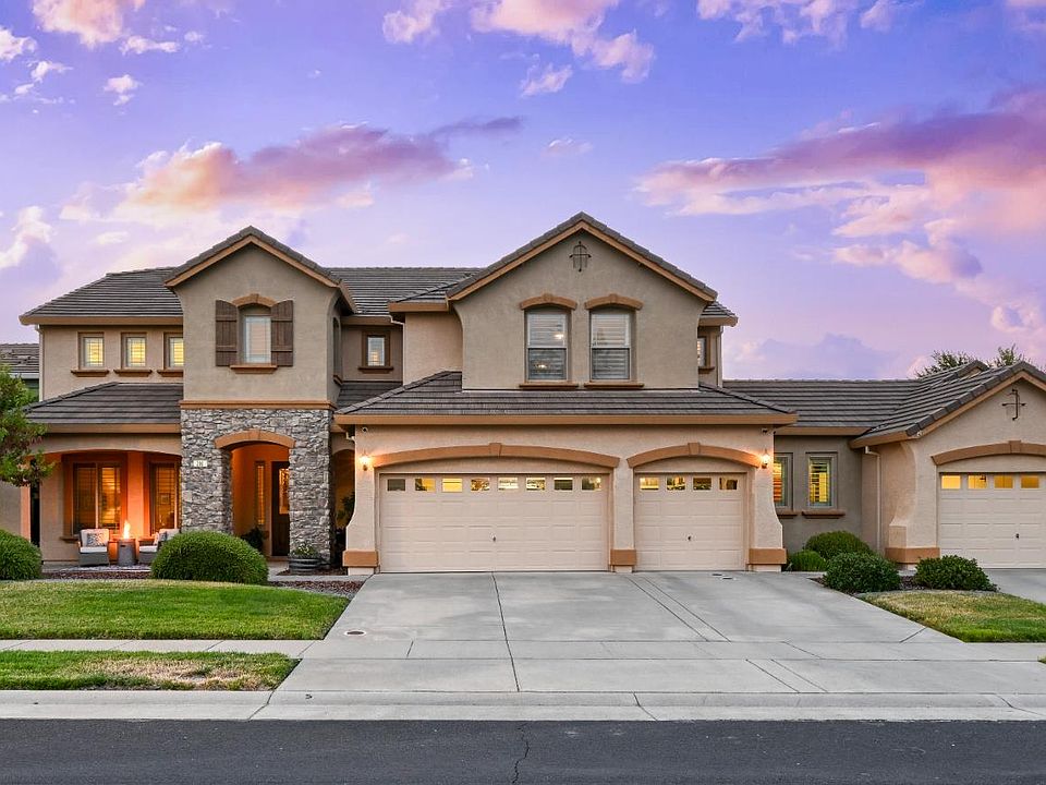 1st image of 208 Fairhall Ct