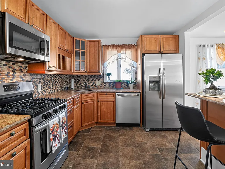 137 Walker Ln — Photo 11