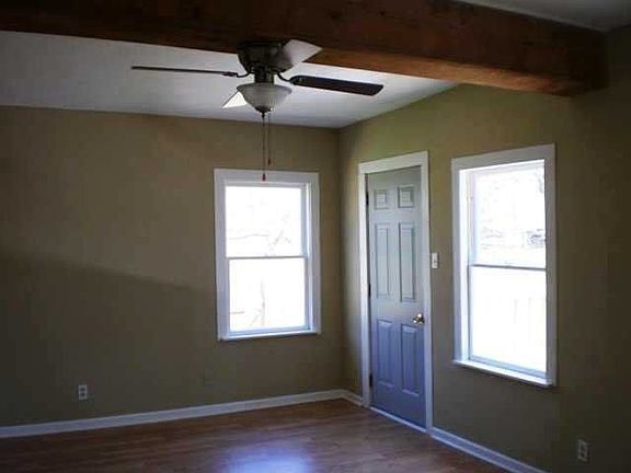 2nd image of 5801 Avenue S 1/2