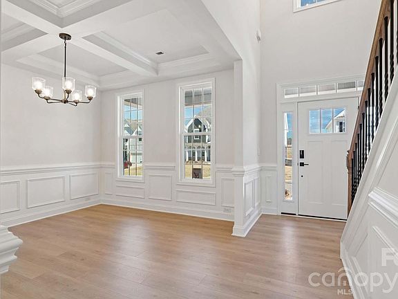 4th image of 7185 Sylvan Retreat Dr