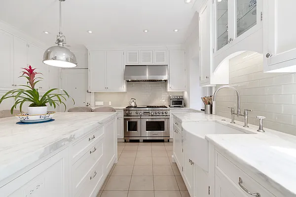 Sold by Compass | media 1
