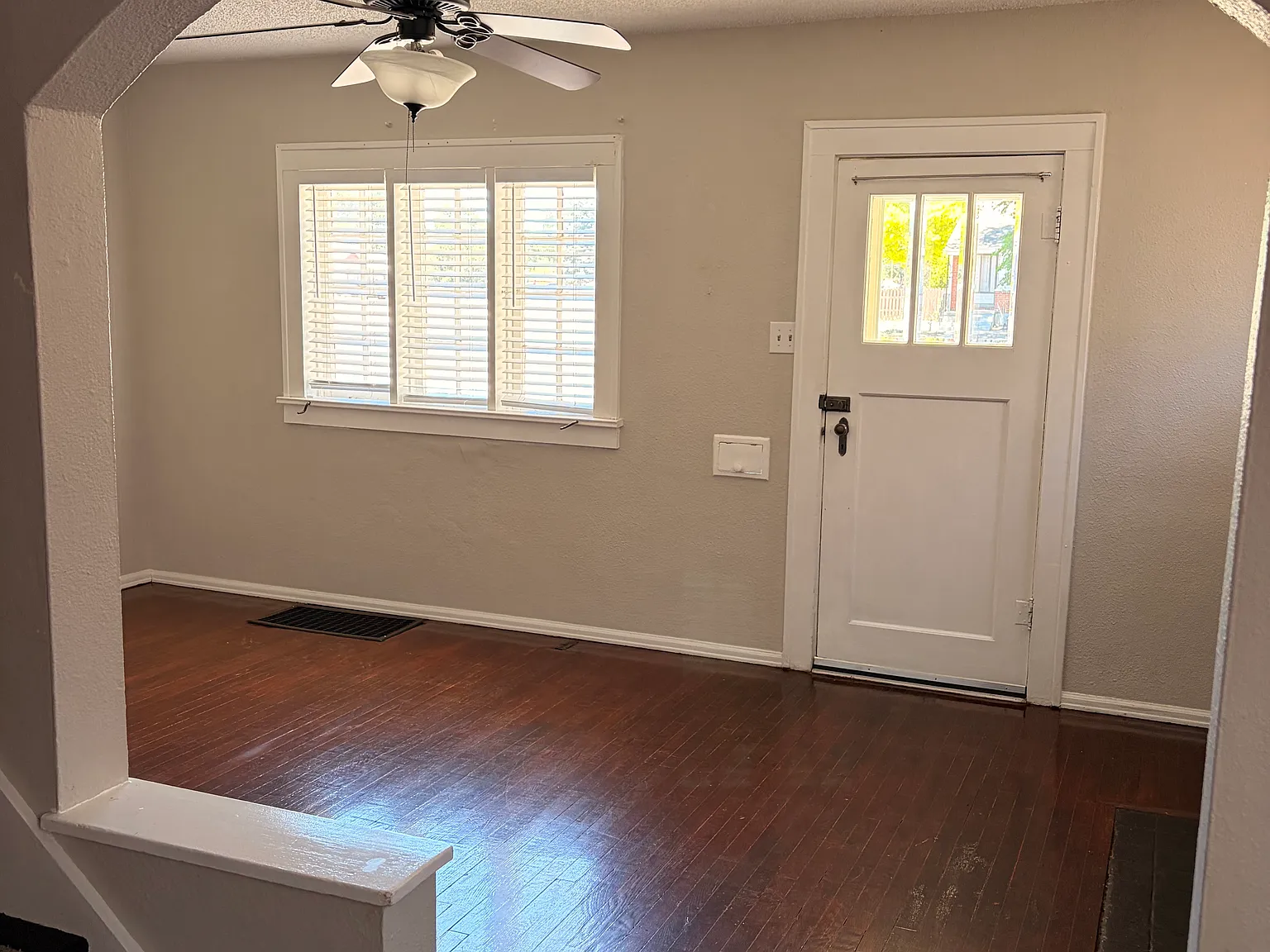 2 bed, $1,100 — Photo 3