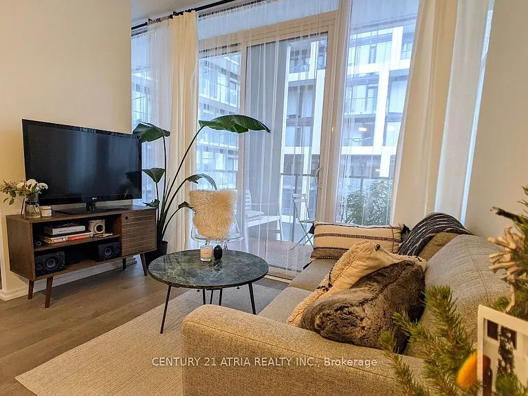 8 Hillsdale Ave E #1135 — Photo 1