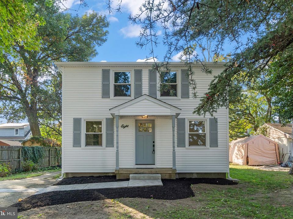 1st image of 8 Oakview Ave
