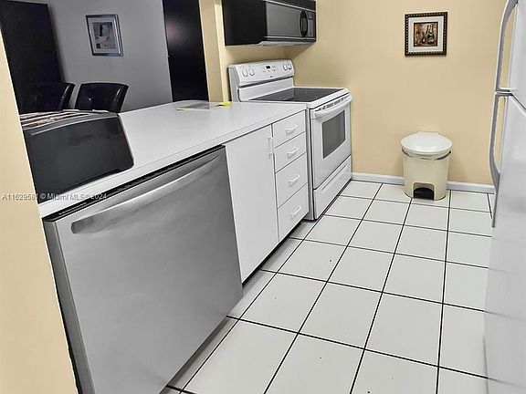5th image of 369 Waterside Dr #369