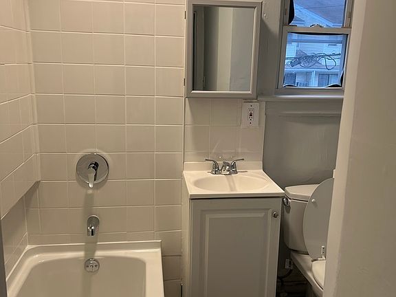 3rd image of 50 W Washington Ave #50