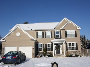 1940 Saxon Dr, Feasterville, PA 19053