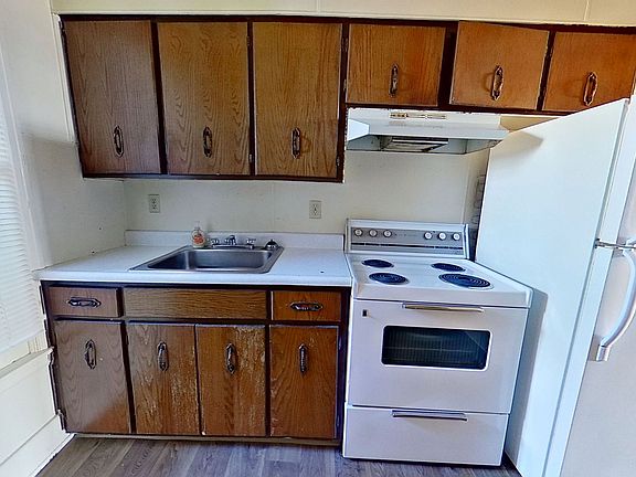 2nd image of 17 E Main St APT 10