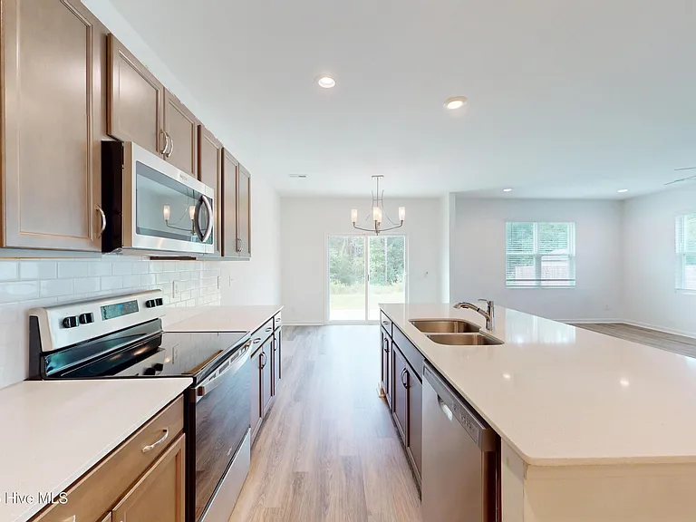154 Caulfield Rd — Photo 8