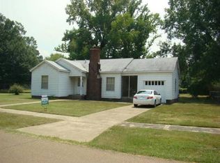 612 E Crayton St, Gurdon, AR 71743