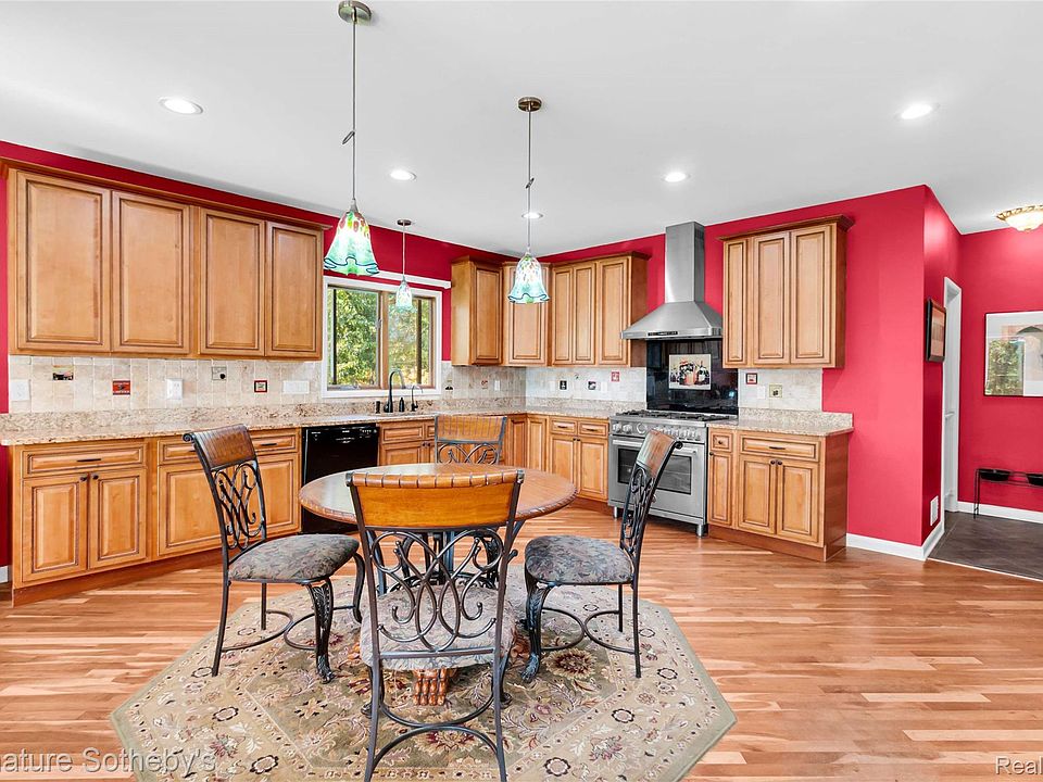 500 Lakeside Dr, photo 7