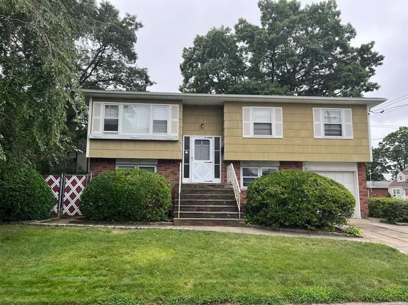 4 N Pine Drive, Massapequa, NY 11758