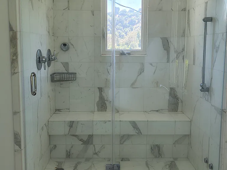 2828 Benedict Canyon Dr — Photo 48